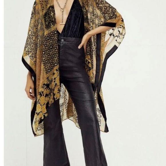 New 
Free People Beguiled Patchwork Kimono Jacket one size 
Velvet Burno… - Picture 2 of 11